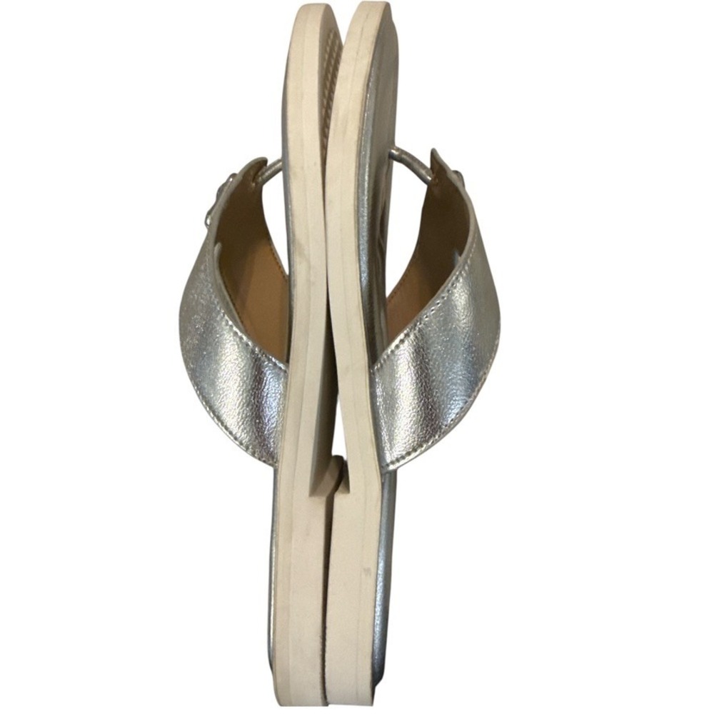 Aerosoles‎ Galen Metallic Silver Thong Sandals Flip Flops Buckle 8.5M Comfort - Picture 6 of 7